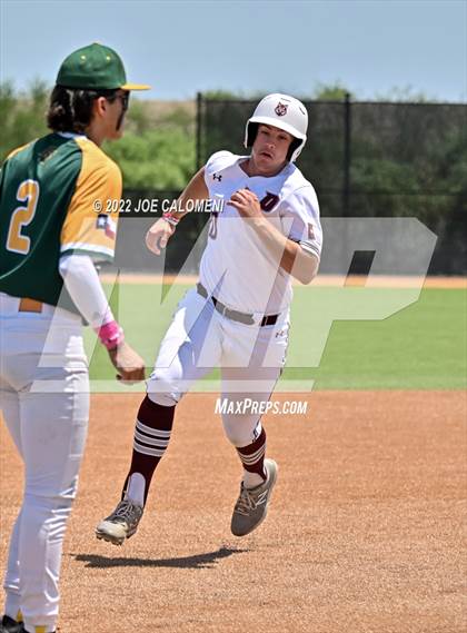 Thumbnail 2 in Rockport-Fulton vs Davenport (UIL 4A Region 4 Area Playoff) photogallery.