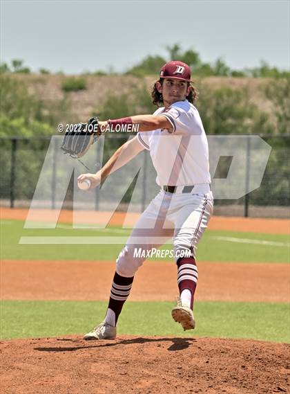 Thumbnail 1 in Rockport-Fulton vs Davenport (UIL 4A Region 4 Area Playoff) photogallery.