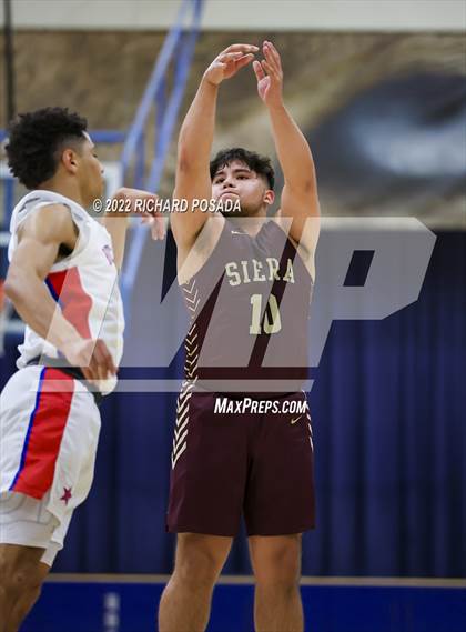 Thumbnail 3 in Sierra vs. Buchanan photogallery.