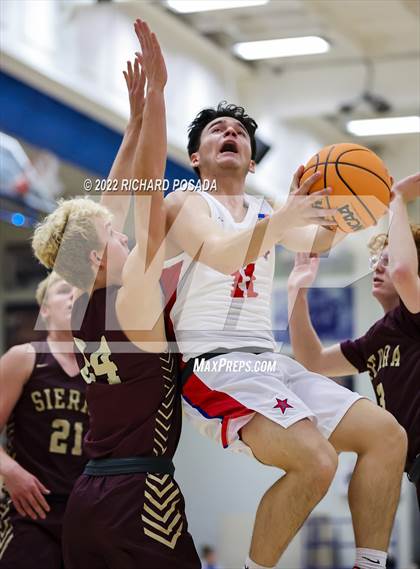 Thumbnail 2 in Sierra vs. Buchanan photogallery.