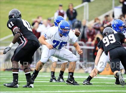 Thumbnail 3 in Taylor vs. Pearland (Texas 5A D1 Regional Playoffs) photogallery.