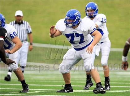 Thumbnail 1 in Taylor vs. Pearland (Texas 5A D1 Regional Playoffs) photogallery.