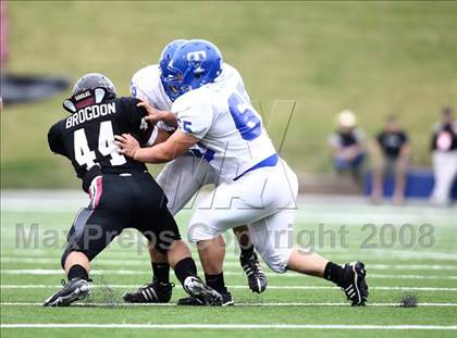 Thumbnail 2 in Taylor vs. Pearland (Texas 5A D1 Regional Playoffs) photogallery.