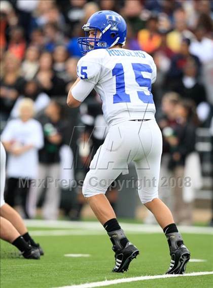 Thumbnail 3 in Taylor vs. Pearland (Texas 5A D1 Regional Playoffs) photogallery.