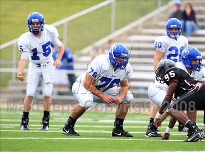 Thumbnail 3 in Taylor vs. Pearland (Texas 5A D1 Regional Playoffs) photogallery.