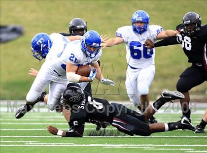 Thumbnail 1 in Taylor vs. Pearland (Texas 5A D1 Regional Playoffs) photogallery.