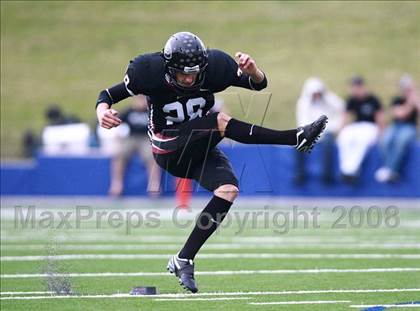 Thumbnail 1 in Taylor vs. Pearland (Texas 5A D1 Regional Playoffs) photogallery.