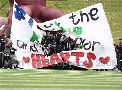 Thumbnail 1 in Taylor vs. Pearland (Texas 5A D1 Regional Playoffs) photogallery.