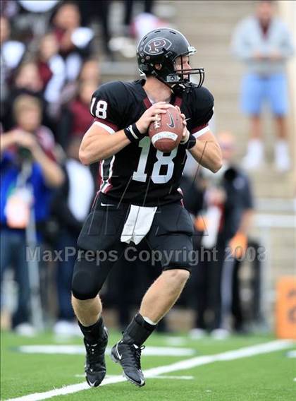 Thumbnail 2 in Taylor vs. Pearland (Texas 5A D1 Regional Playoffs) photogallery.