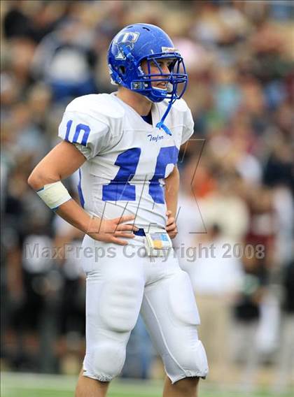 Thumbnail 3 in Taylor vs. Pearland (Texas 5A D1 Regional Playoffs) photogallery.