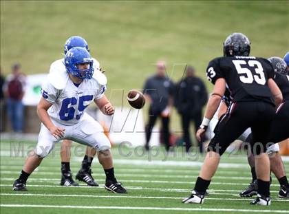 Thumbnail 1 in Taylor vs. Pearland (Texas 5A D1 Regional Playoffs) photogallery.