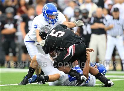 Thumbnail 1 in Taylor vs. Pearland (Texas 5A D1 Regional Playoffs) photogallery.