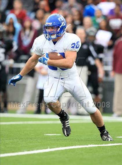 Thumbnail 1 in Taylor vs. Pearland (Texas 5A D1 Regional Playoffs) photogallery.