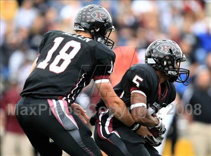 Thumbnail 2 in Taylor vs. Pearland (Texas 5A D1 Regional Playoffs) photogallery.