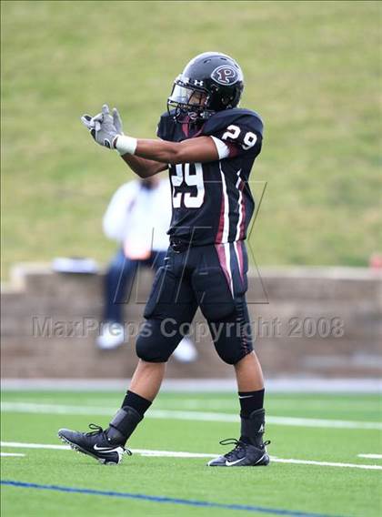 Thumbnail 2 in Taylor vs. Pearland (Texas 5A D1 Regional Playoffs) photogallery.