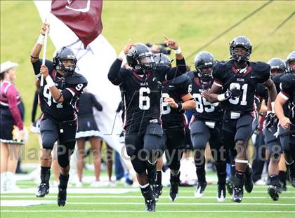 Thumbnail 2 in Taylor vs. Pearland (Texas 5A D1 Regional Playoffs) photogallery.