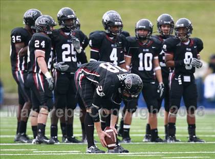Thumbnail 2 in Taylor vs. Pearland (Texas 5A D1 Regional Playoffs) photogallery.