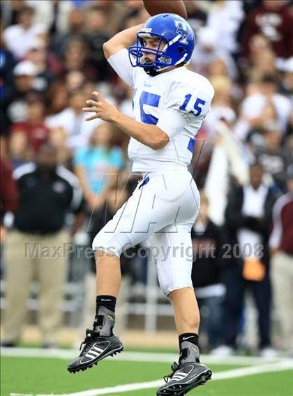 Thumbnail 3 in Taylor vs. Pearland (Texas 5A D1 Regional Playoffs) photogallery.