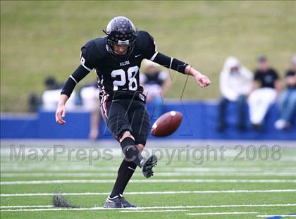 Thumbnail 3 in Taylor vs. Pearland (Texas 5A D1 Regional Playoffs) photogallery.