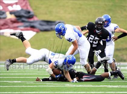 Thumbnail 3 in Taylor vs. Pearland (Texas 5A D1 Regional Playoffs) photogallery.