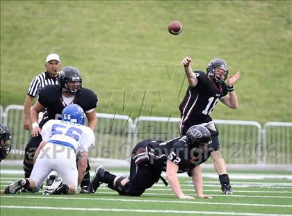 Thumbnail 2 in Taylor vs. Pearland (Texas 5A D1 Regional Playoffs) photogallery.