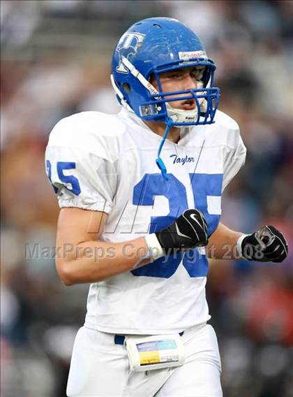 Thumbnail 1 in Taylor vs. Pearland (Texas 5A D1 Regional Playoffs) photogallery.
