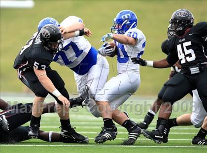 Thumbnail 3 in Taylor vs. Pearland (Texas 5A D1 Regional Playoffs) photogallery.