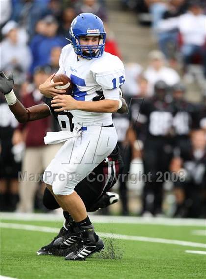 Thumbnail 3 in Taylor vs. Pearland (Texas 5A D1 Regional Playoffs) photogallery.