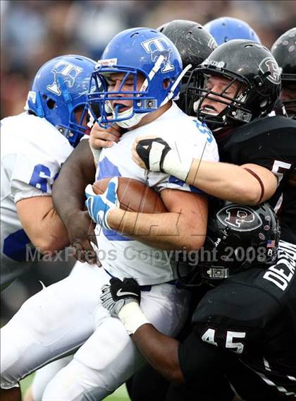 Thumbnail 3 in Taylor vs. Pearland (Texas 5A D1 Regional Playoffs) photogallery.