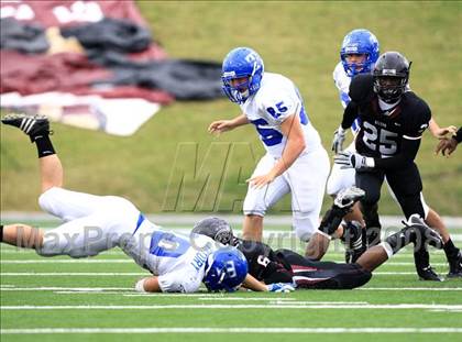 Thumbnail 1 in Taylor vs. Pearland (Texas 5A D1 Regional Playoffs) photogallery.