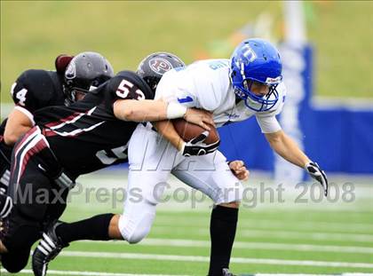 Thumbnail 2 in Taylor vs. Pearland (Texas 5A D1 Regional Playoffs) photogallery.