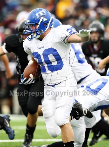 Thumbnail 3 in Taylor vs. Pearland (Texas 5A D1 Regional Playoffs) photogallery.