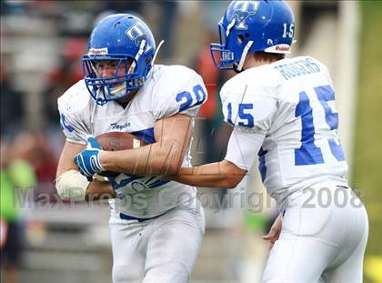 Thumbnail 2 in Taylor vs. Pearland (Texas 5A D1 Regional Playoffs) photogallery.