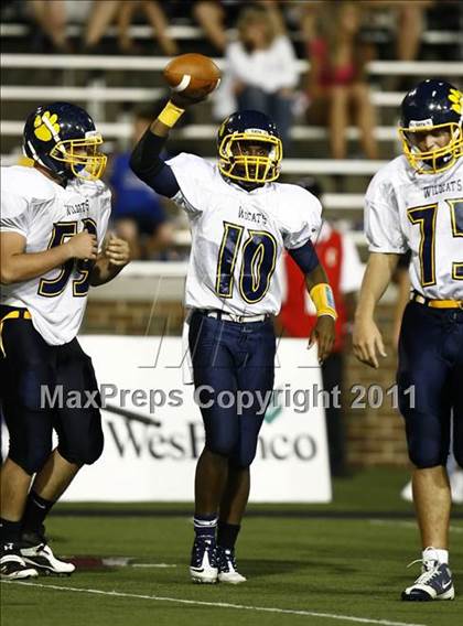 Thumbnail 3 in St. Xavier vs. Springfield (Skyline Chili Crosstown Showdown) photogallery.