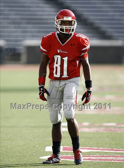 Thumbnail 1 in St. Xavier vs. Springfield (Skyline Chili Crosstown Showdown) photogallery.