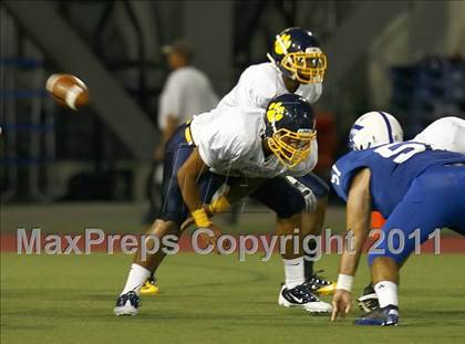 Thumbnail 3 in St. Xavier vs. Springfield (Skyline Chili Crosstown Showdown) photogallery.