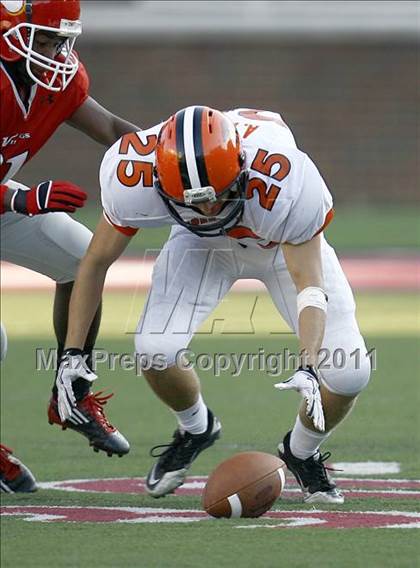 Thumbnail 2 in St. Xavier vs. Springfield (Skyline Chili Crosstown Showdown) photogallery.