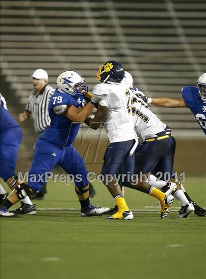Thumbnail 2 in St. Xavier vs. Springfield (Skyline Chili Crosstown Showdown) photogallery.
