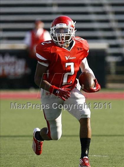 Thumbnail 2 in St. Xavier vs. Springfield (Skyline Chili Crosstown Showdown) photogallery.