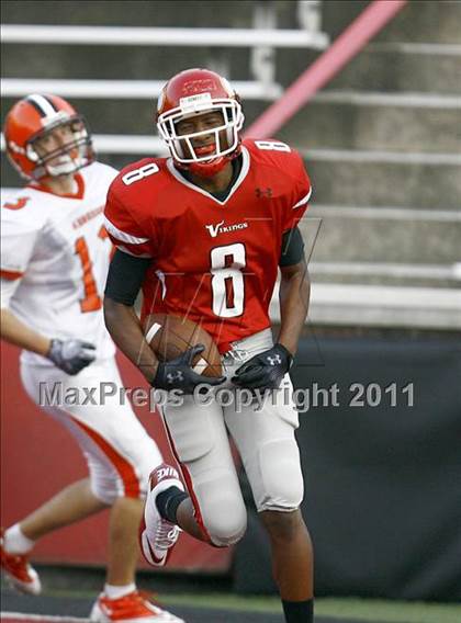 Thumbnail 3 in St. Xavier vs. Springfield (Skyline Chili Crosstown Showdown) photogallery.