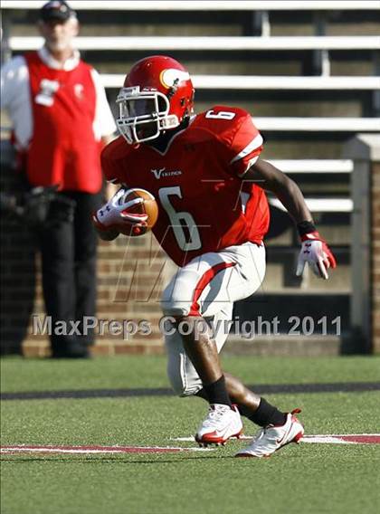Thumbnail 3 in St. Xavier vs. Springfield (Skyline Chili Crosstown Showdown) photogallery.