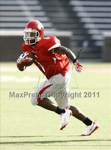Thumbnail 3 in St. Xavier vs. Springfield (Skyline Chili Crosstown Showdown) photogallery.