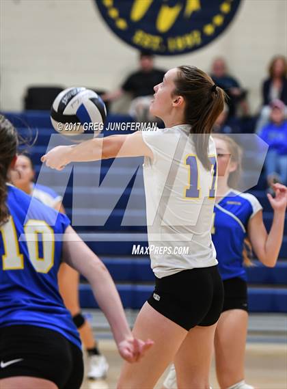 Thumbnail 2 in Analy vs. Benicia photogallery.