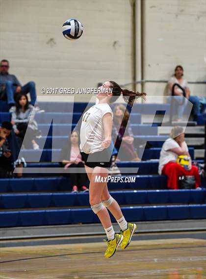 Thumbnail 1 in Analy vs. Benicia photogallery.