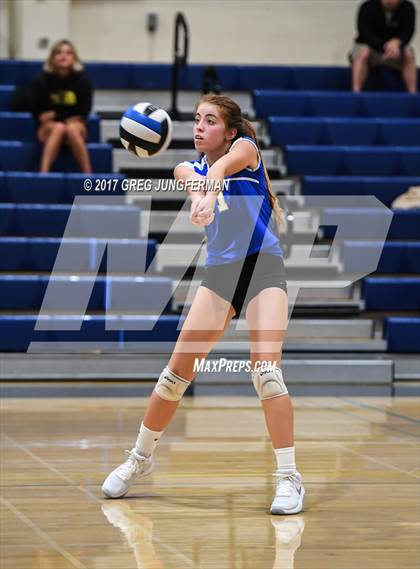 Thumbnail 3 in Analy vs. Benicia photogallery.