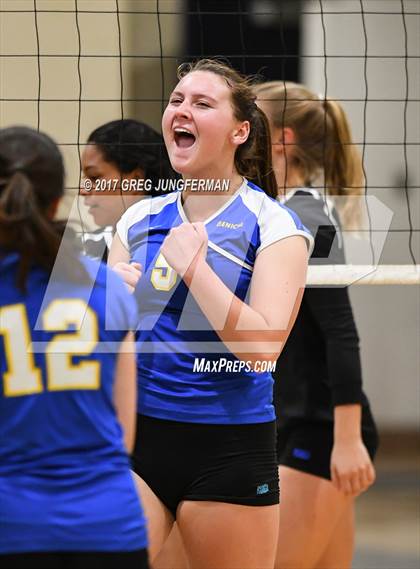 Thumbnail 3 in Analy vs. Benicia photogallery.