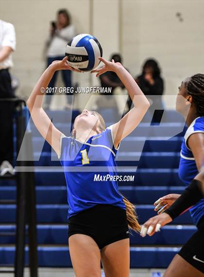 Thumbnail 1 in Analy vs. Benicia photogallery.