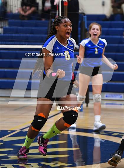 Thumbnail 1 in Analy vs. Benicia photogallery.