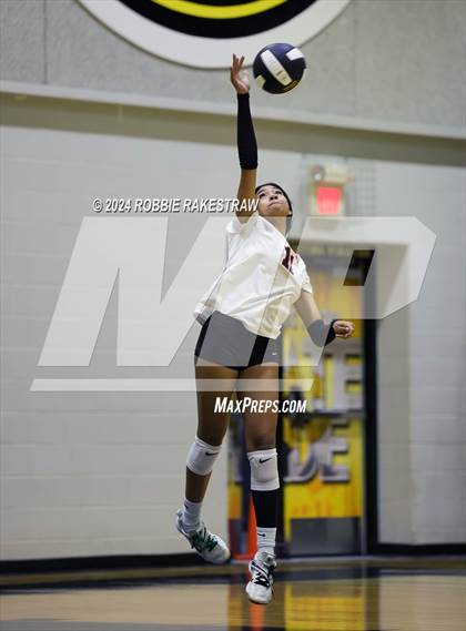 Thumbnail 1 in Rockwall-Heath vs Summit International Prep (Crandall Tournament) photogallery.