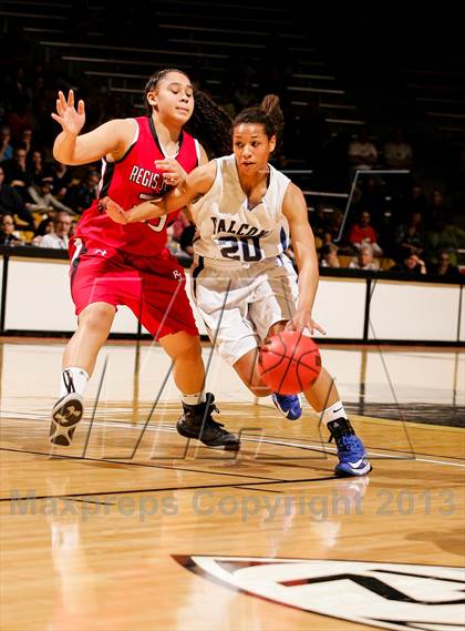 Thumbnail 2 in Regis Jesuit vs. Highlands Ranch (CHSAA 5A Final) photogallery.